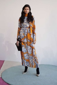 Detailed Silk Fashion Collections Image 2