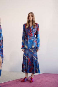 Detailed Silk Fashion Collections Image 7