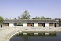 Distraction-Free Minimalist Retreats Image 7
