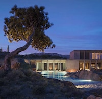 Super Luxury Desert Hotels Image 8