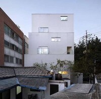 Illusory Triangular Offices Image 7