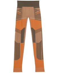 Streetwear-Style Sportswear Image 4
