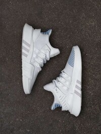 Remixed 90s-Inspired Sneakers Image 4
