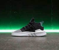 Remixed 90s-Inspired Sneakers Image 5