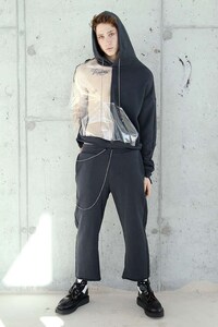 Style-Referencing Streetwear Lines Image 8