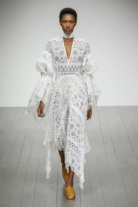 Emotion-Mimicking Fashion Lines Image 6
