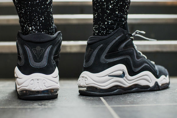 Wavy Futuristic Sneakers : Futuristic Sneaker