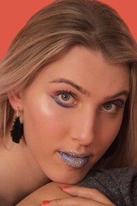 Gender-Inclusive Makeup Lines Image 2