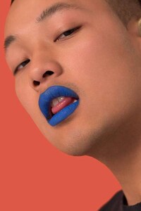 Gender-Inclusive Makeup Lines Image 3
