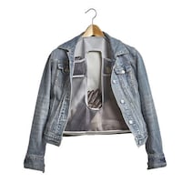 Space-Saving Garment Bags Image 2
