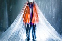Self-Expressive Spring Menswear Image 4