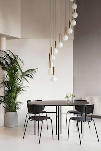 Culture-Fusion Restaurant Decor Image 4