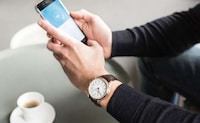 Discreetly Connected Timepieces Image 8