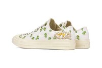 Cactus-Decorated Sneakers Image 3