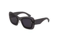 90s-Inspired Minimal Sunglasses
