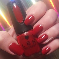 Color-Matching Nail Polish Packaging Image 3