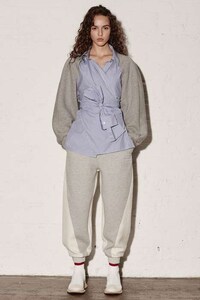 Comfortable High-Fashion Ensembles Image 8