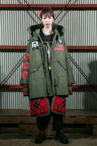 Boldly Alternative Street Fashion Image 3