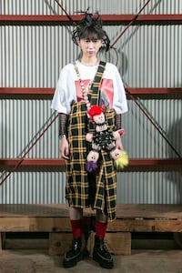 Boldly Alternative Street Fashion Image 5