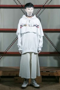 Boldly Alternative Street Fashion Image 6
