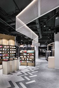 Futuristic Beauty Showrooms Image 4