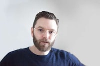 Neo-Vintage Minimalist Glasses Image 3