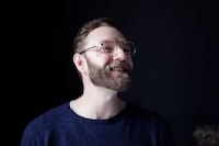Neo-Vintage Minimalist Glasses Image 6