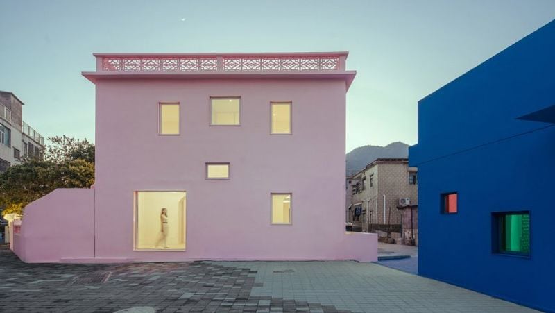 Gender-Exploring Colored Buildings