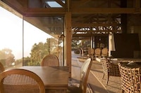 Rustic Contemporary Cliffside Homes Image 4