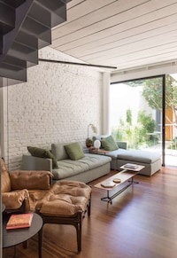Contemporary Slender Houses Image 5
