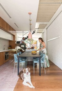 Contemporary Slender Houses Image 6