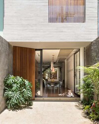 Contemporary Slender Houses Image 8