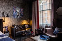Rockstar-Styled Hotel Rooms Image 8
