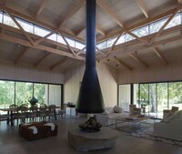 Symmetrically Quadrilateral Homes Image 2