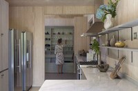Symmetrically Quadrilateral Homes Image 7