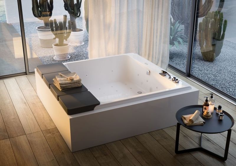 Skin-Enriching Massaging Bathtubs
