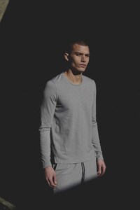 Concrete-Inspired Sportswear Image 3