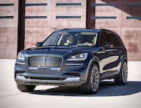 Technology-Packed Hybrid SUVs Image 6
