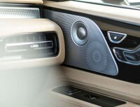 Technology-Packed Hybrid SUVs Image 8