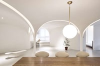 Curvaceous Pentagonal Interiors Image 5