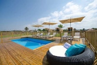 Timber Beachside Bungalows Image 2