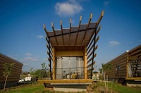 Timber Beachside Bungalows Image 8