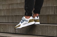 Sleek Tonal Summer Sneakers Image 4