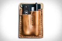 Stylish Leather Card Caddies Image 4