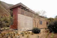 Contemporary Canyon Retreats Image 3
