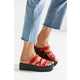 90s-Inspired Platform Sandals Image 6