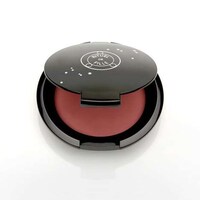 All-Natural Cosmetic Retail Platforms Image 8