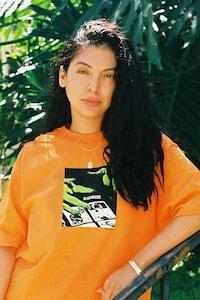 90s-Inspired Retro Photoshoots Image 6