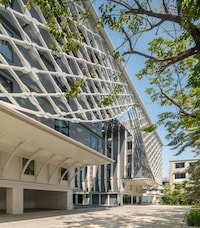 Shadowy Luxurious Thai Hotels Image 6