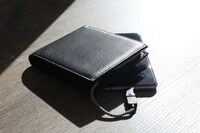 Lavish Phone-Charging Wallets Image 4